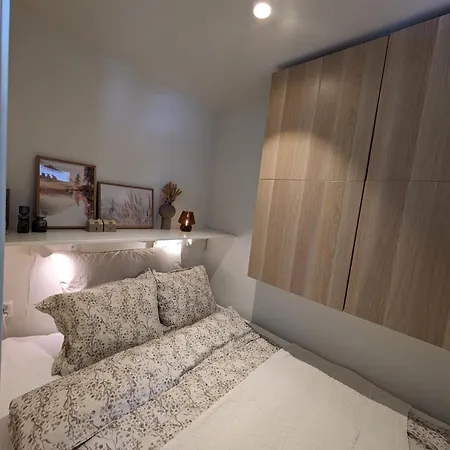 아파트 Meget Hjemmekoseligisentraltinyoppusset